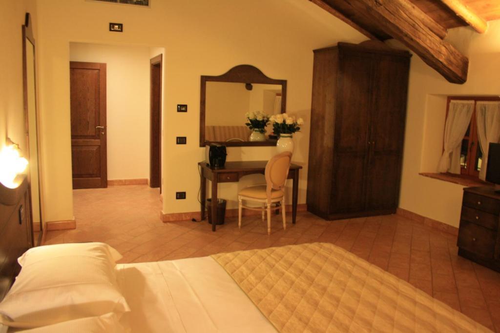 Hotel Cascina Canova Uggiate-Trevano Exterior photo