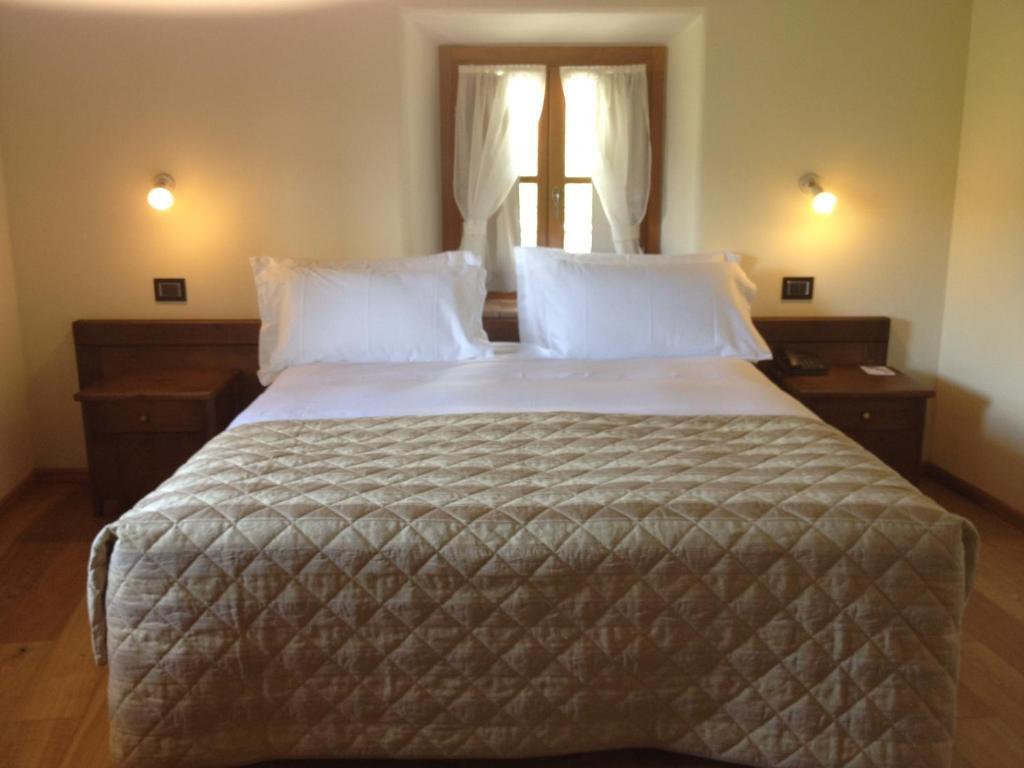 Hotel Cascina Canova Uggiate-Trevano Room photo