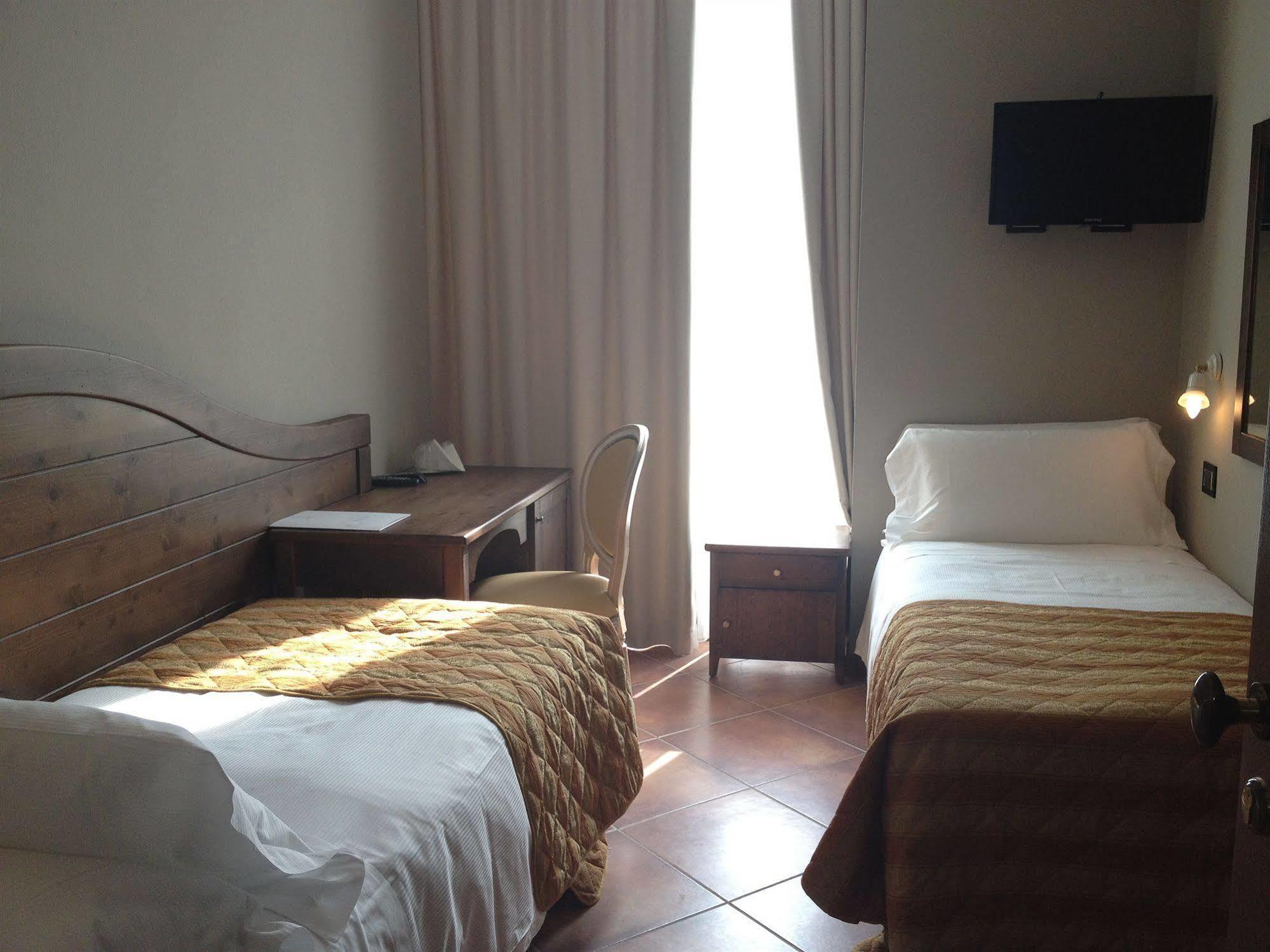 Hotel Cascina Canova Uggiate-Trevano Exterior photo