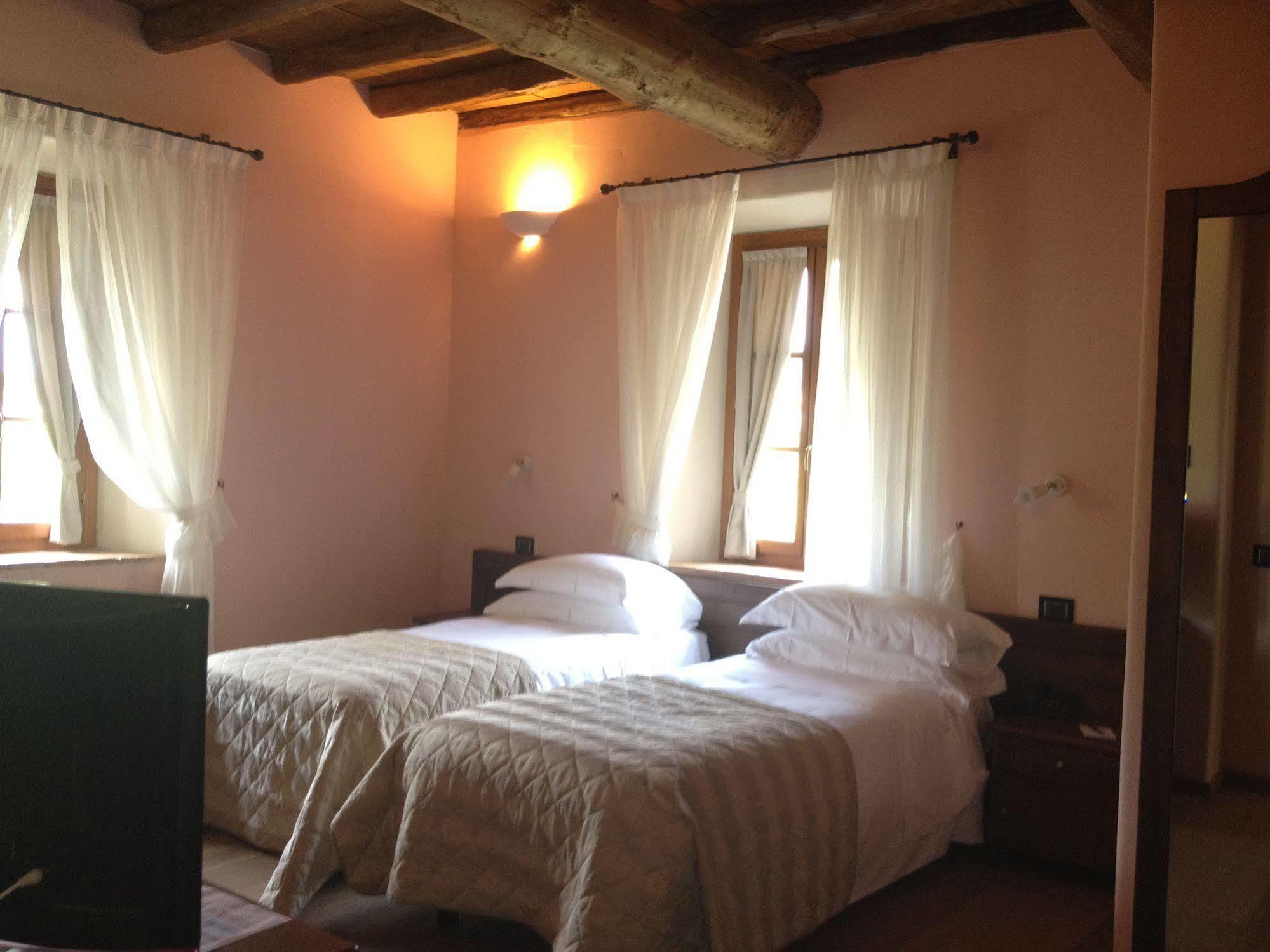 Hotel Cascina Canova Uggiate-Trevano Exterior photo