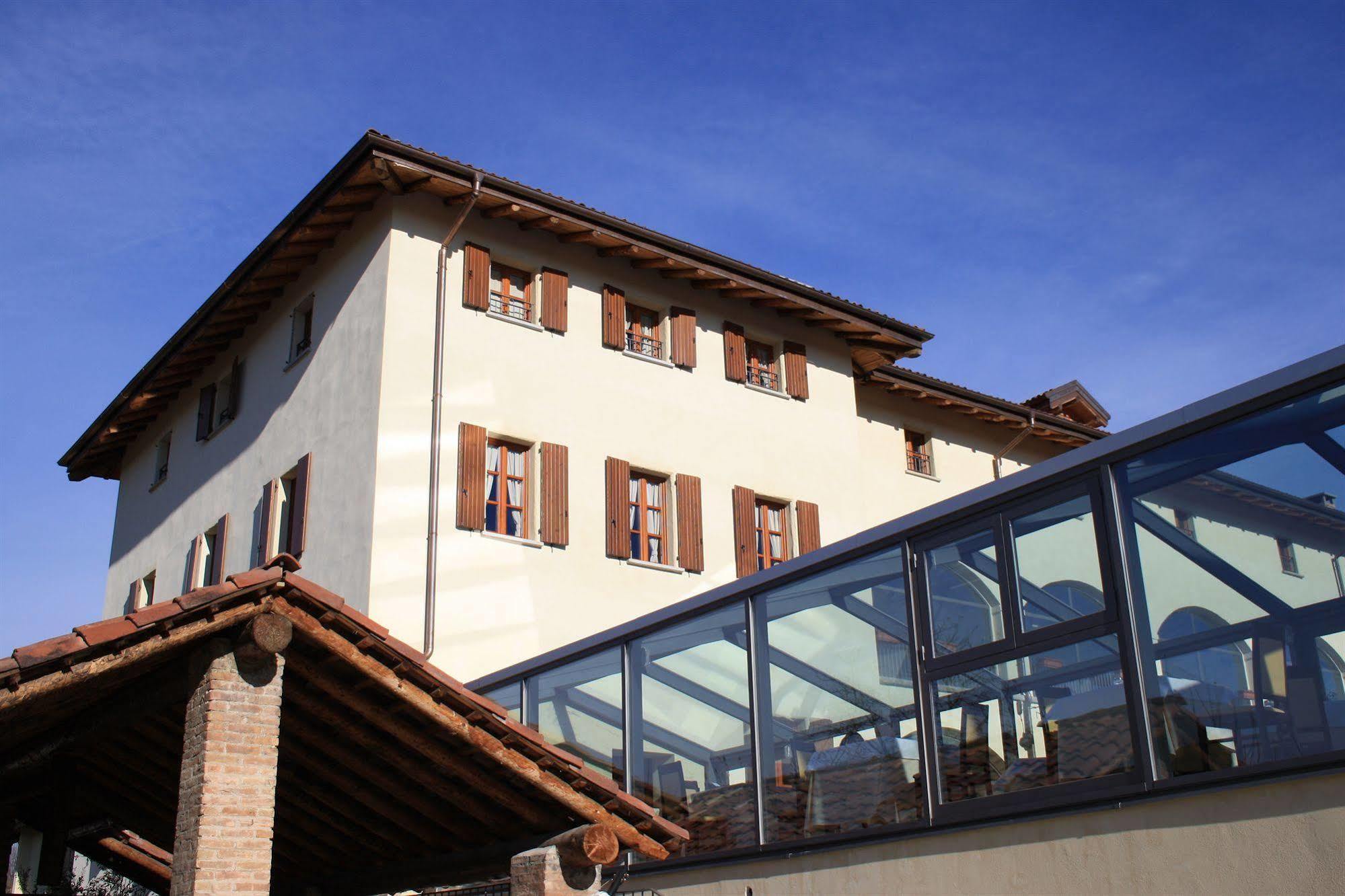 Hotel Cascina Canova Uggiate-Trevano Exterior photo